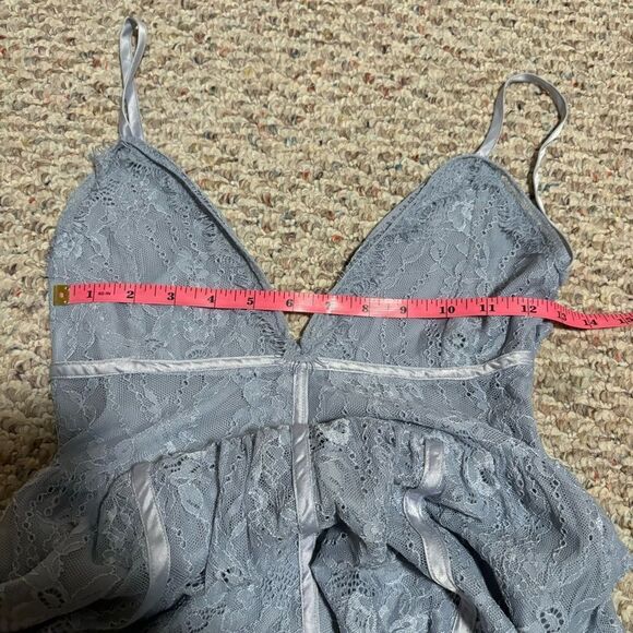 NWOT Superdown x Revolve Mandy Lace Flare Dress in Dusty Blue- Size XS - Picture 8 of 12
